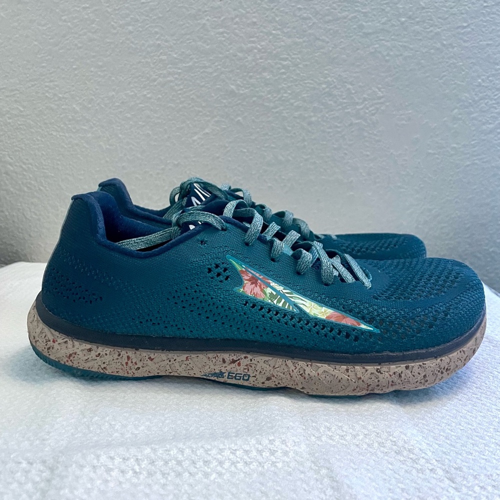 Special Edition Men’s Altra Escalante Racers
